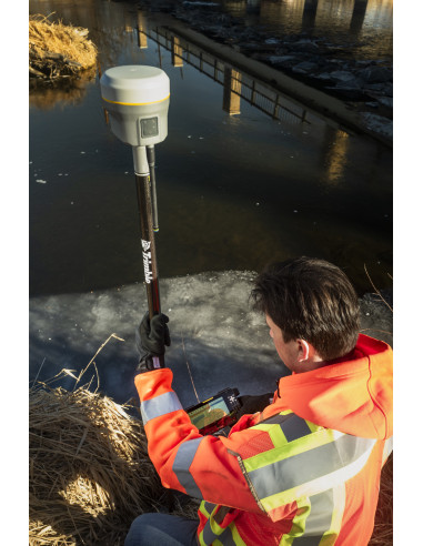 Trimble T70